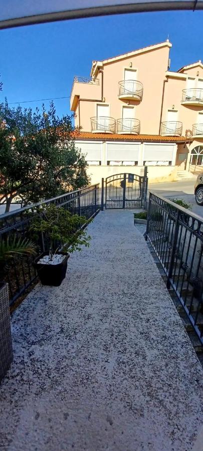 Apartman Nives Leilighet Trogir Eksteriør bilde
